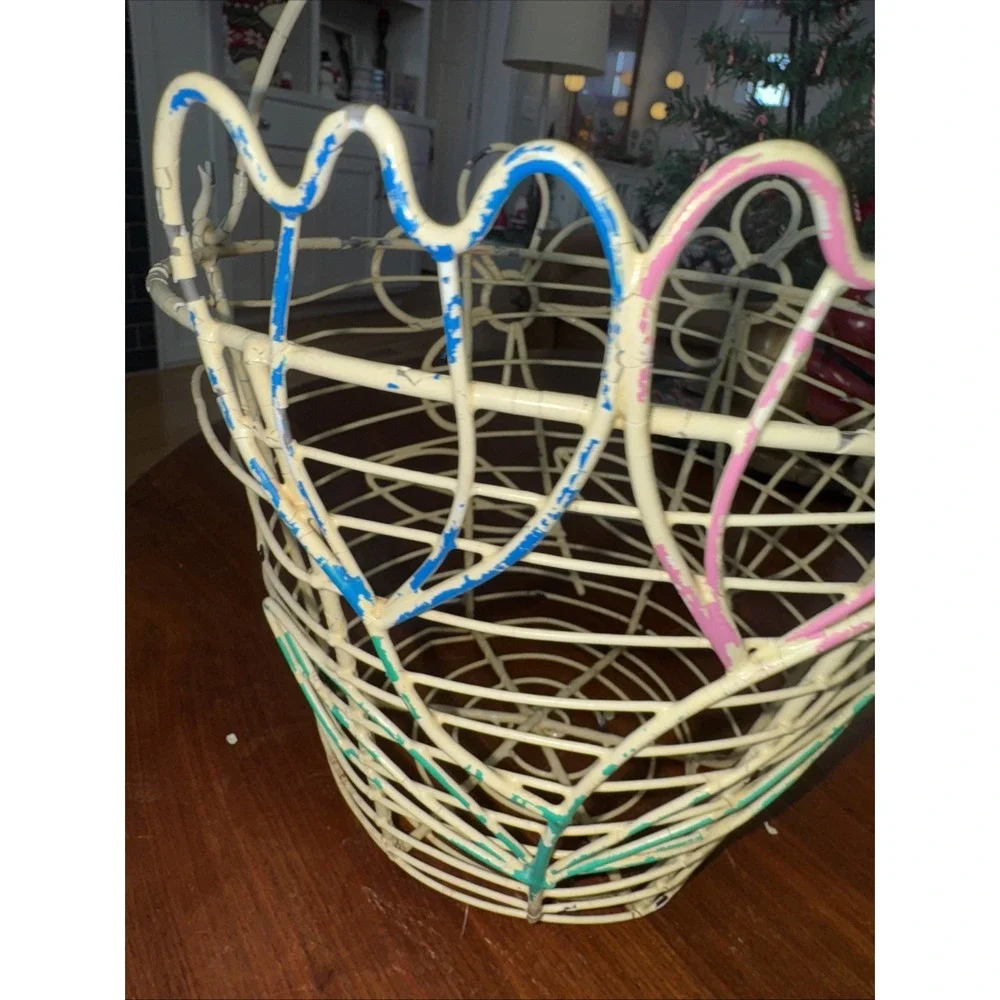 Vintage Coated Wire White HANDLED EGG EASTER/ Plant Basket With Flowers OLA51‎